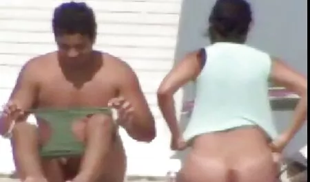 十代のレズビアンゆっくりとプールで猫を撫でる 女性 向け エッチ 無料 動画