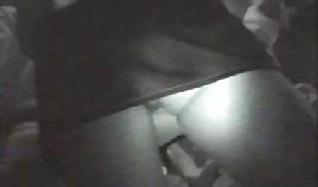 巨乳の魅力的な女性によって行われているだけでクール 女性 向け av 電マ