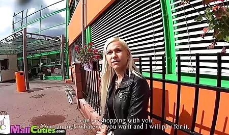 ルーシー喜んで彼女の毛の商品を近くに示していま アダルト 動画 一徹