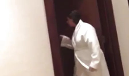妖精18歳ショー胸とバイブレータープッシュ彼女自身へorgasm 女性 専用 アダルト 動画
