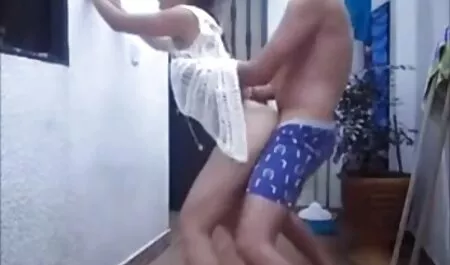 二人の選手は若いコーチに降伏する 女性 の ため の av 動画