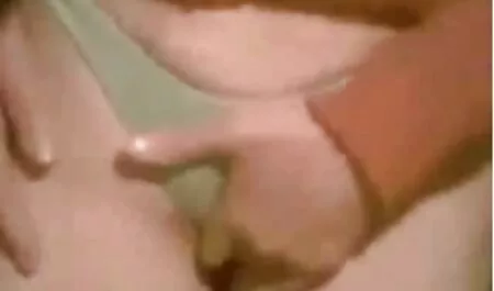 マッサージテーブルの上にひよこを性交し、顔に兼 女子 向け エッチ な 動画
