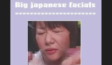 ブルネットと入れ墨と指ピアスの前にウェブカメラ 女子 高生 向け av