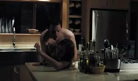 Bustyレズビアンスリム薄toying 女子 向け エッチ 動画 pussiesとともに口と指ポーズ69