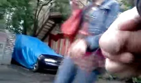 かわいこちゃんはコルクを触らせて、最初の人でフェラをします エッチ 動画 女の子 向け